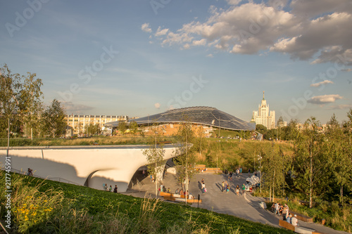 Fototapeta Naklejka Na Ścianę i Meble -  The city park in Zaryadye