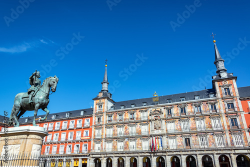 Plaza Mayor and Statue