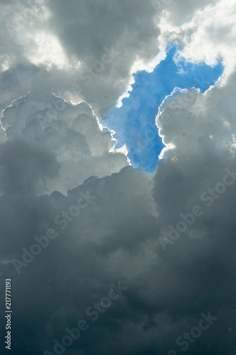 Himmel hinter dem Regen