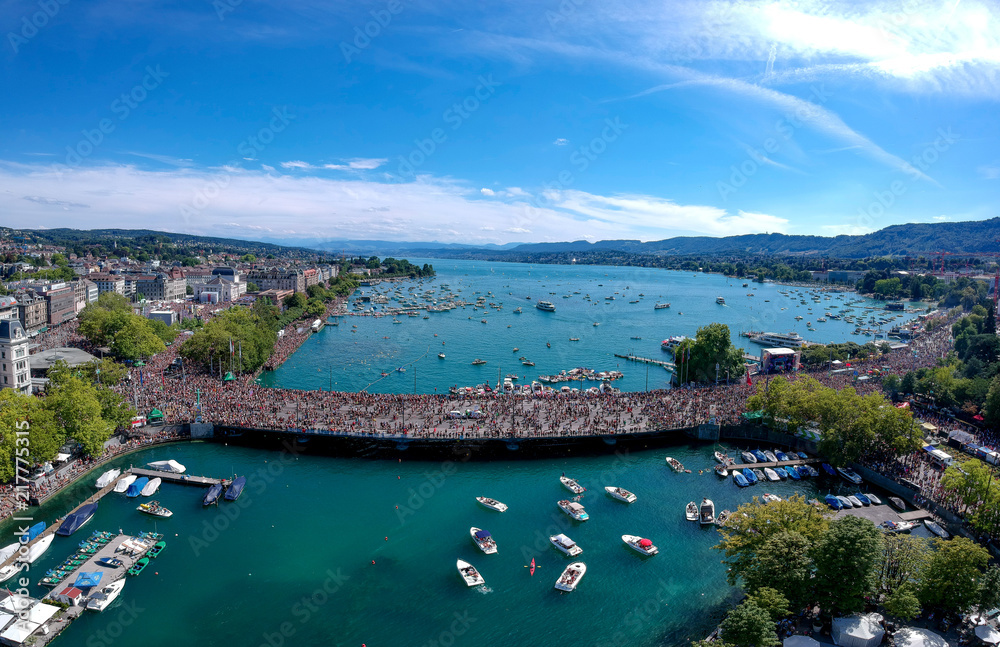 Fototapeta premium Zürich Streetparade 2018