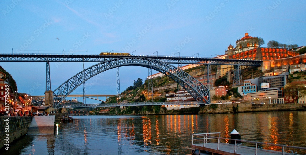Bridge Luis I at night in Porto