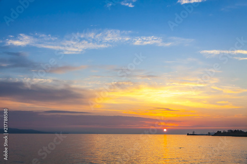 Sunrise over the Balaton lake, Hungaru © katatonia