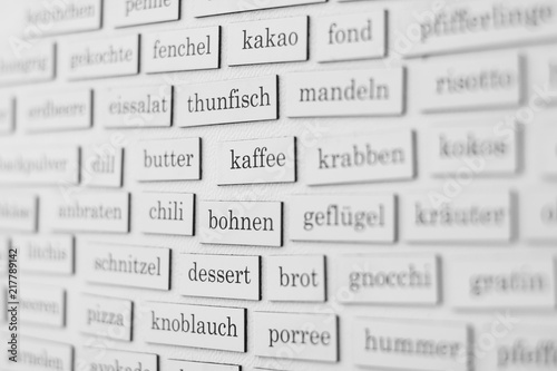 Essen und Trinken Konzept - Text / Wörter   an Kühlschrank photo