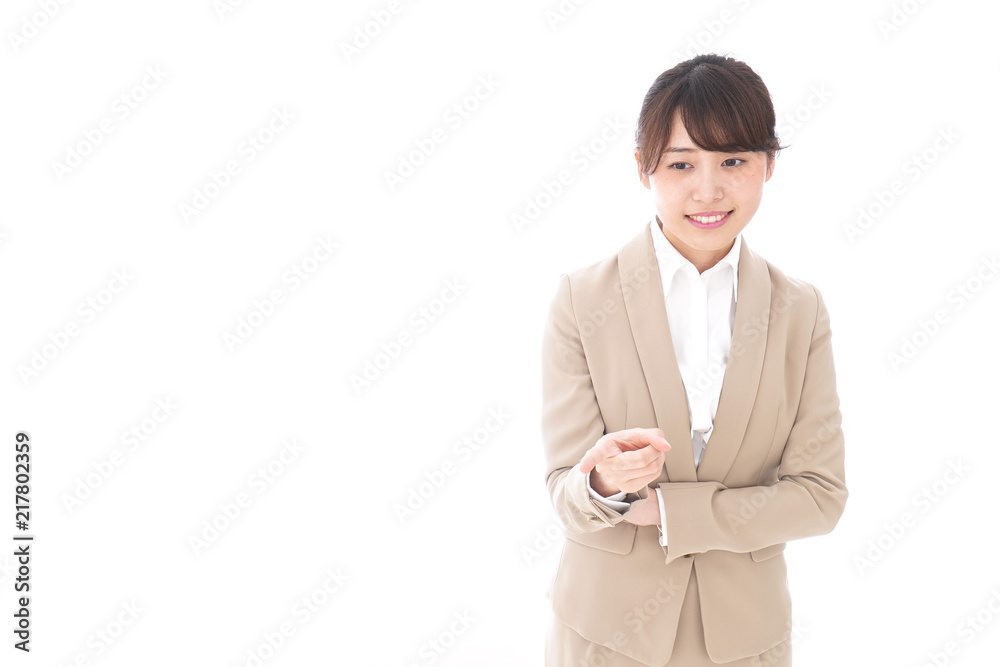 指摘をするビジネスウーマン