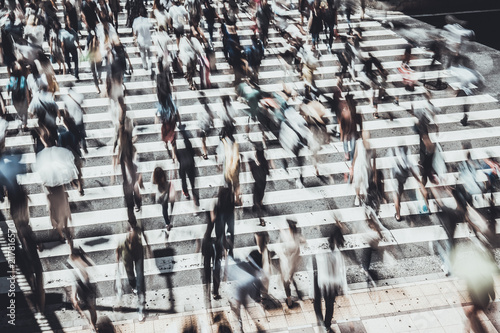 Canvastavla 日本の横断歩道を渡る人々