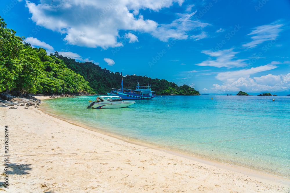 Fototapeta premium Beautiful Tropical Beach blue ocean backgrouind Summer view Sunshine at Sand and Sea Asia Beach Thailand Destinations 