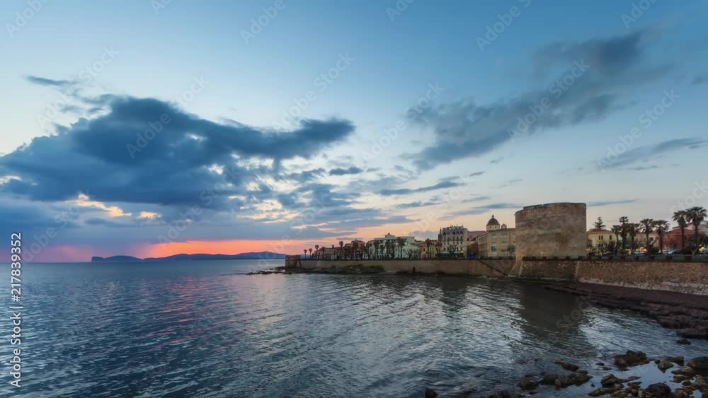 Torre di Sulis alla luce della sera 01 (4k time lapse) Torre di Sulis alla luce della sera 01 (4k time lapse)