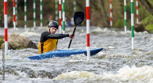 Fotografía Kayak at competitions on a rowing slalom