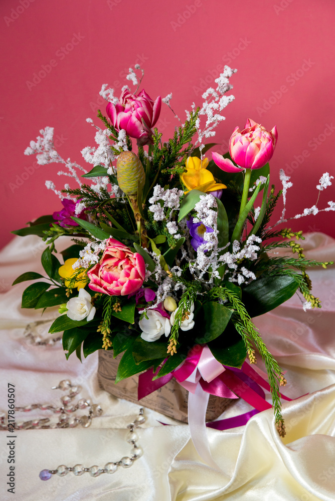 Obraz premium Chic and bright festive bouquet of flowers