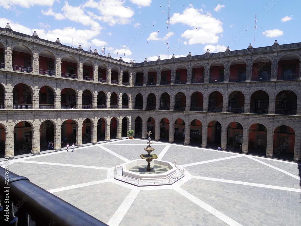 メキシコシティの国立宮殿