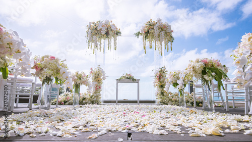Wallpaper Mural Romantic wedding ceremony on the lawn Sea view. Torontodigital.ca