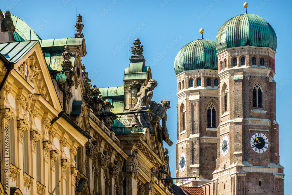 Obraz premium Famous Munich Cathedral - Liebfrauenkirche