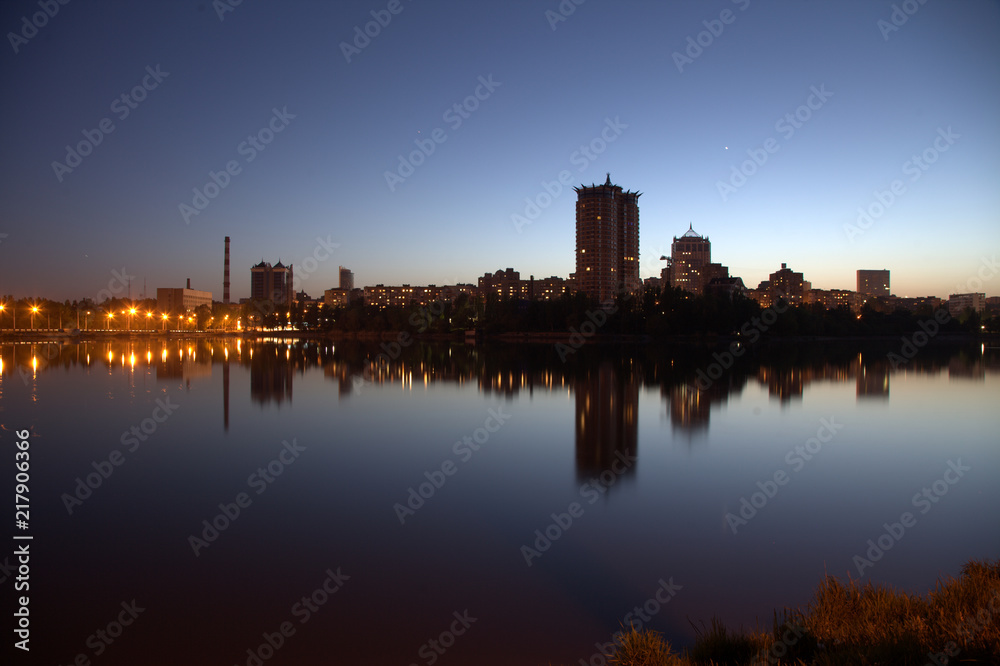 Fototapeta premium Донецк вечером 2018 Donetsk in the evening of 2018