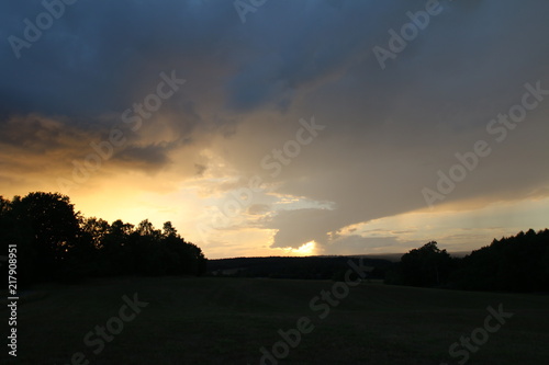 Traumhafter Sonnenuntergang in der Lüneburger Heide