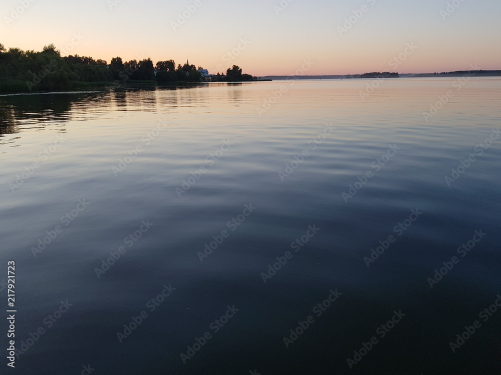 Obraz premium the river at sunset