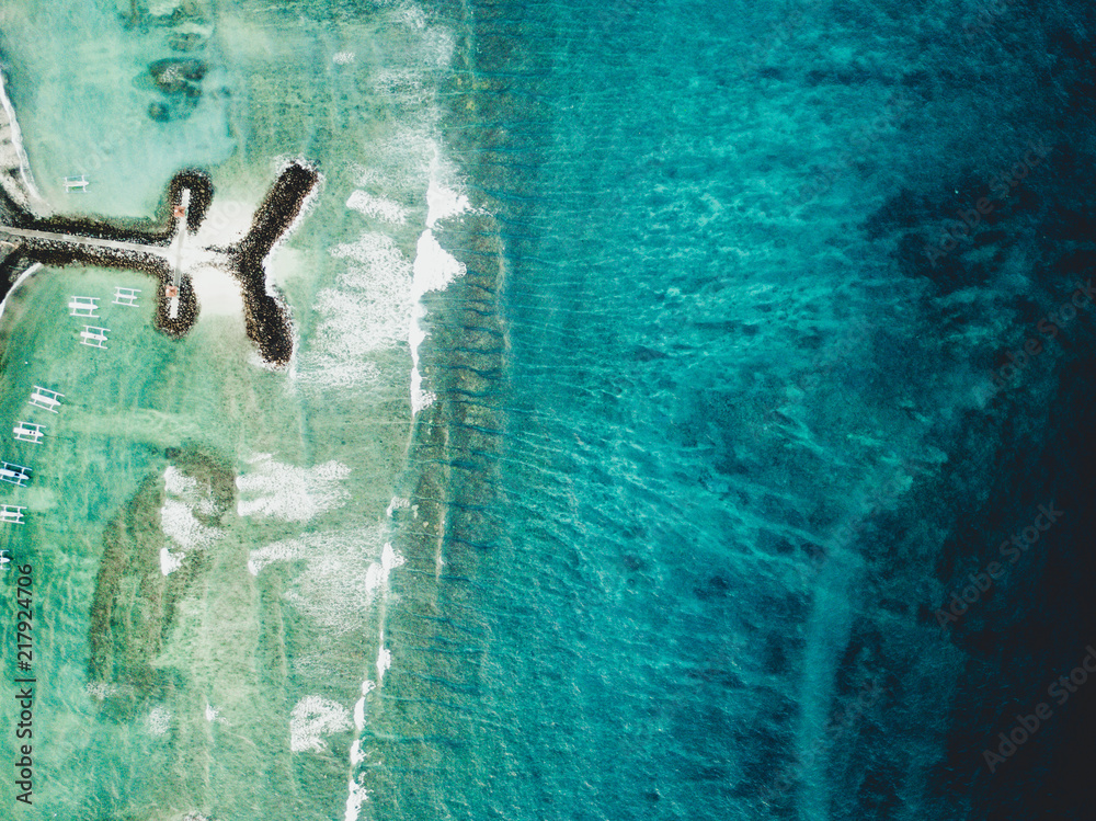 Türkises Meer auf Bali aus der Luft Stock Photo | Adobe Stock