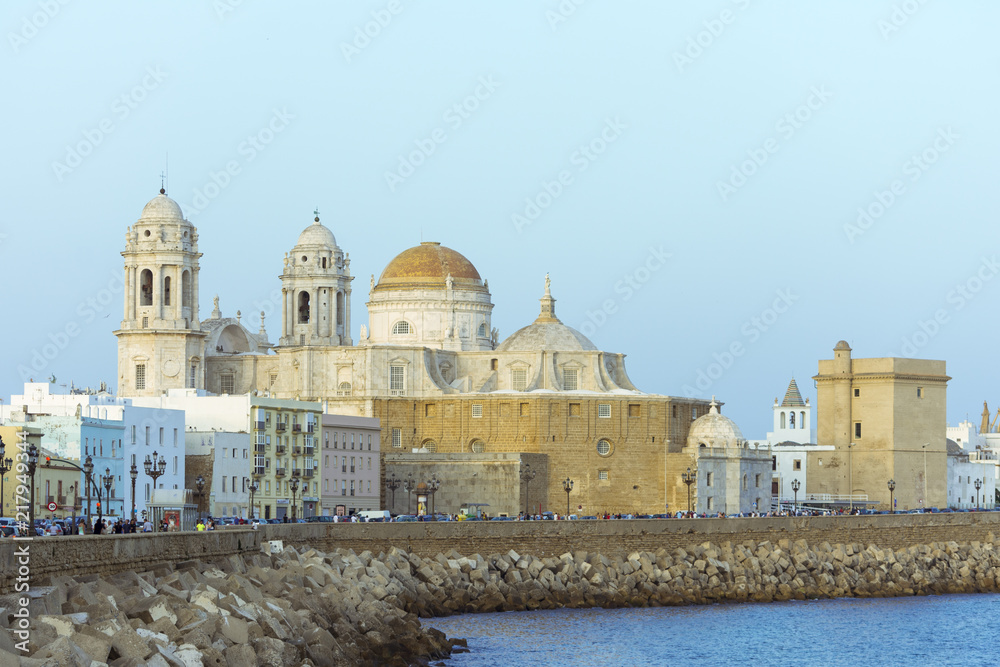 Catedral de la Santa Cruz de Cádiz, situada en la provincia de Cádiz, Andalucía, España, foto tomada el 6 de agosto de 2018
