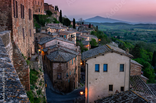 Фотография Montepulciano sunset with hills in background