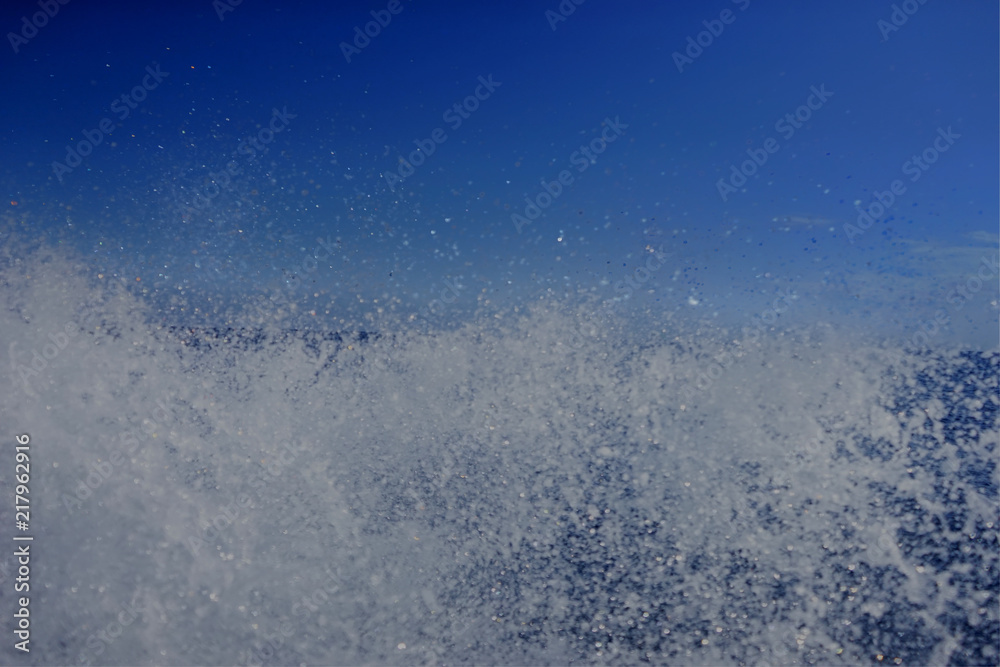 Obraz premium Splashing Water Ocean blue Sky
