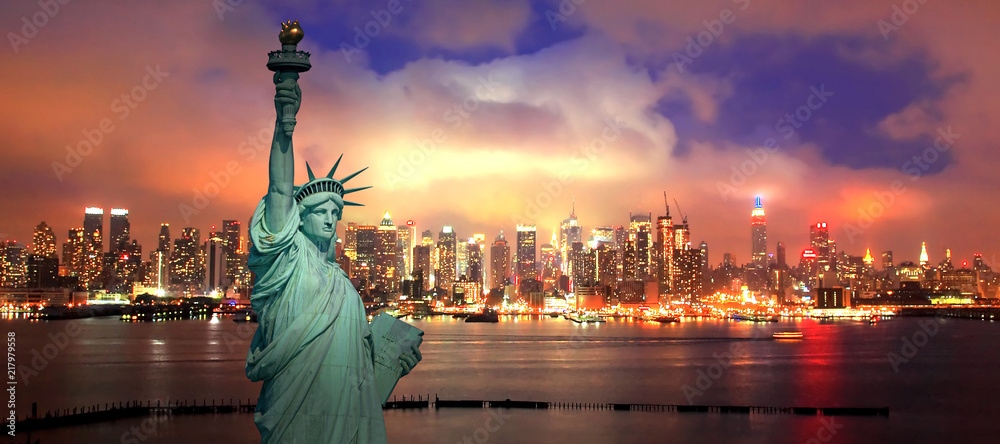 Fototapeta premium New York City Midtown Skyline w nocy