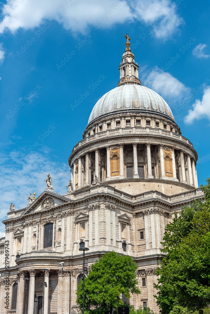 The imposing St. Pauls Cathedral in London on a sunny day