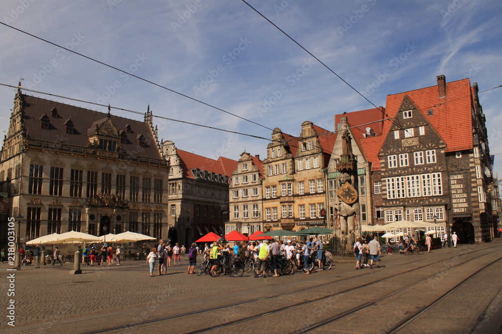 Bremer Marktplatz mit Schütting, Giebelhäusern und Roland