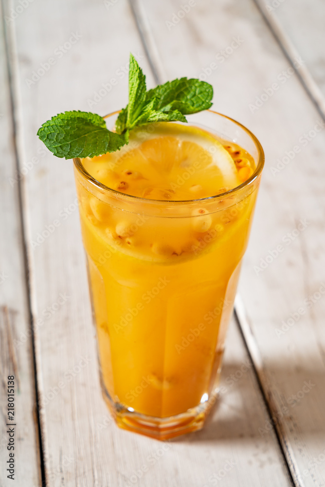 Fototapeta premium summer lemonades with berries