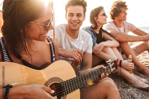 Group of happy young friends having fun time together © Drobot Dean