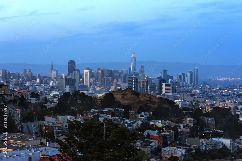Fototapeta premium Aerial view on San Francisco skyscrapers and downtown at dusk. California, USA
