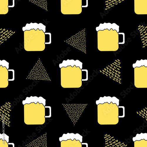 Seamless pattern with beer mug and triangles on the black background.