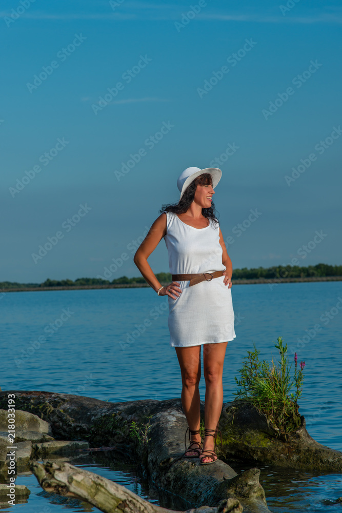 Paya | White Dress | Danube
