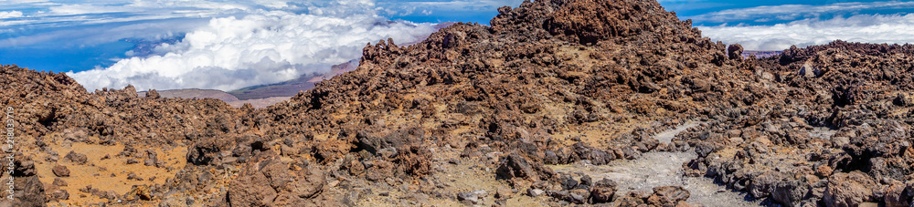 Panoramaaufnahme des Lavagesteins am Teide-Vulkan