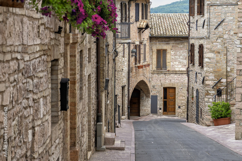Fototapeta Naklejka Na Ścianę i Meble -  Verwinkelte Gassen in Assisi