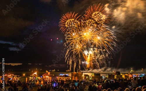 Feuerwerk Sommerabend am Meer in Cuxhaven
