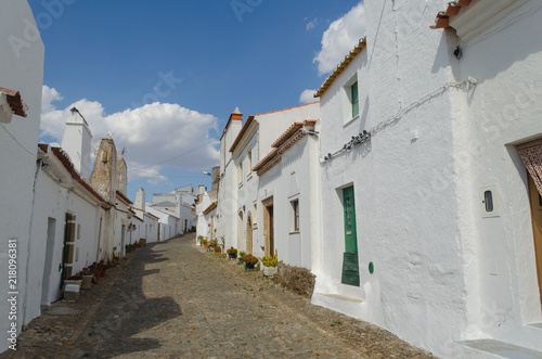 Calle de la ciudadela medieval de Evoramonte, Estremoz. Alentejo, Portugal