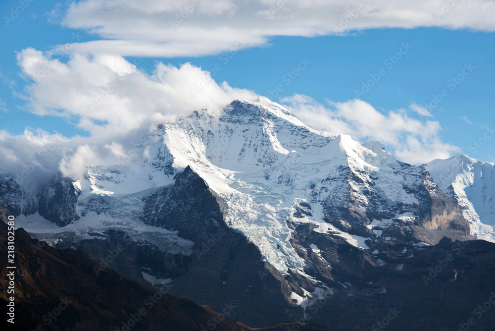 Der bekannte Berg Mönch in den Schweizer Alpen