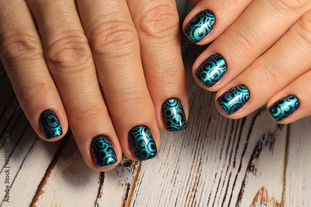 fashionable green manicure fashionable green manicure
