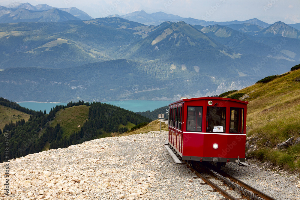 Fototapeta premium schafbergbahn train approaching summit
