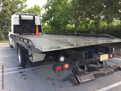 Flatbed wrecker