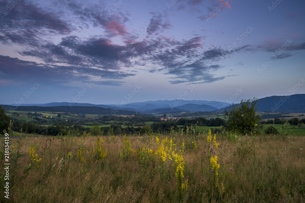 Fototapeta premium Bieszczady, widok na Lutowiska i Bieszczady wysokie