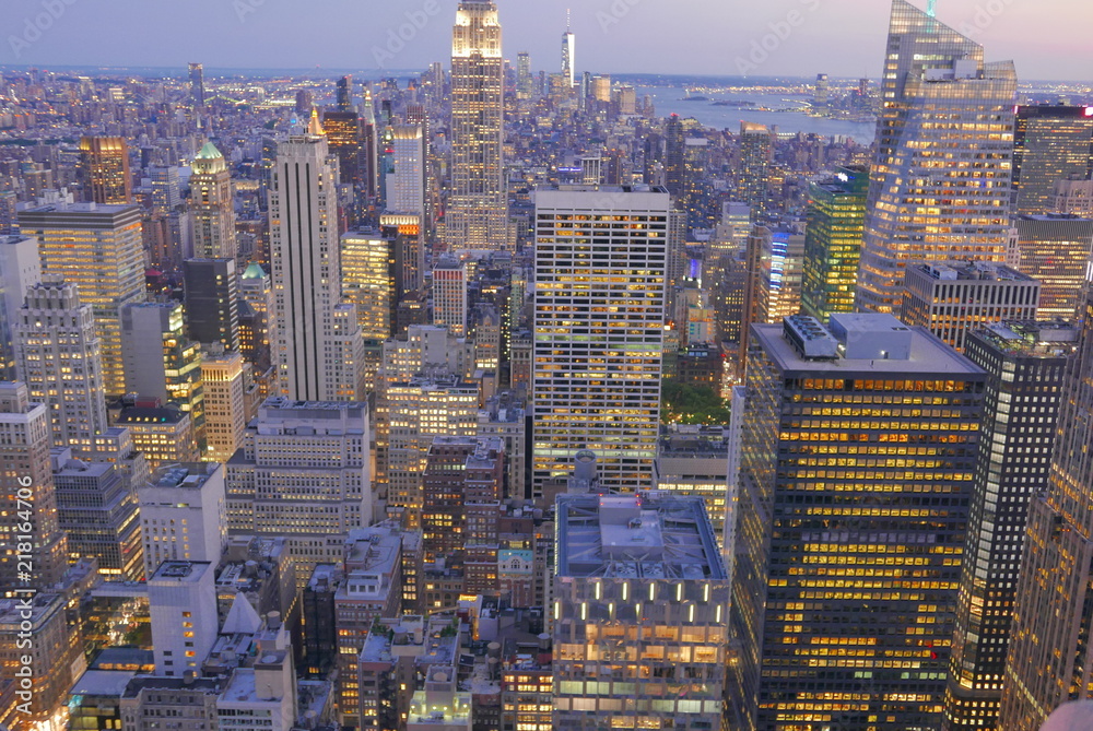 Obraz premium crépuscule sur manhattan