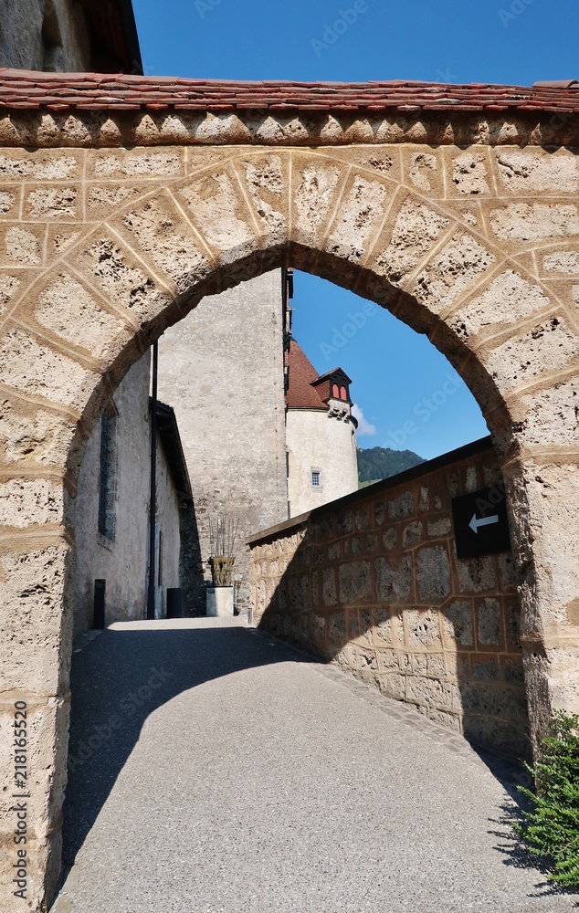 Fototapeta premium Eingang zum Schloss Gruyères 