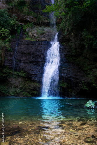 Fototapeta Naklejka Na Ścianę i Meble -  Waterfall Fermona, Italy