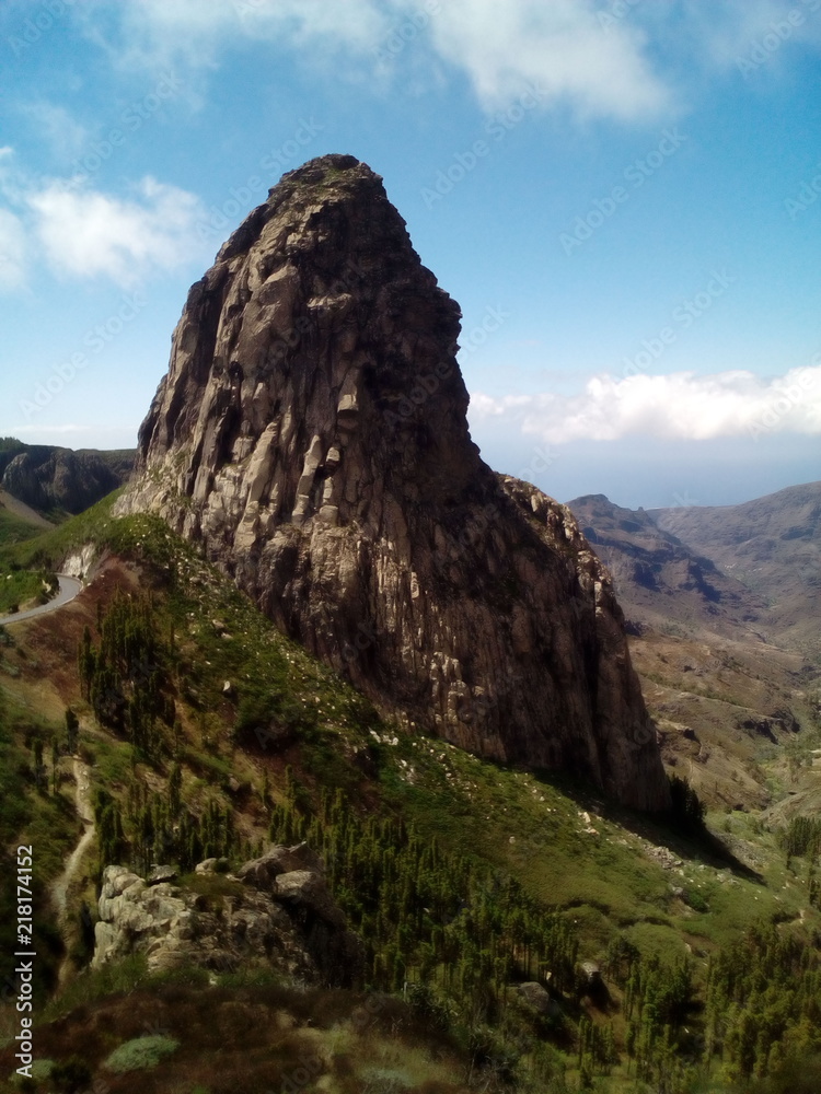 Alleinstehender Berggipfle auf La Gomera