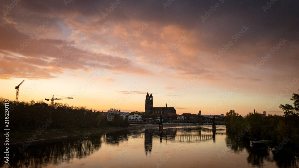 Magdeburg Dom Sternenbrücke Elbe Skyline 