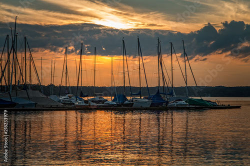 Hafen bei Sonnenuntergang © Holger