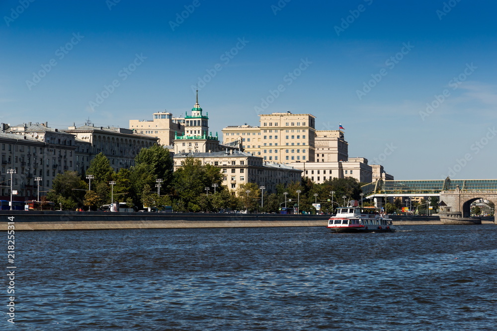 Obraz premium River boat on the Moscow river, Moscow, Russia