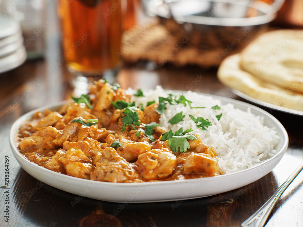 plate of indian curry with basmati rice and chicken - obrazy, fototapety, plakaty 