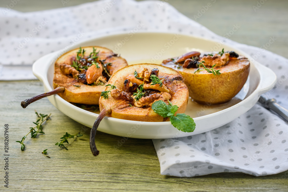 Baked pears with nuts. Baked pears with nuts.