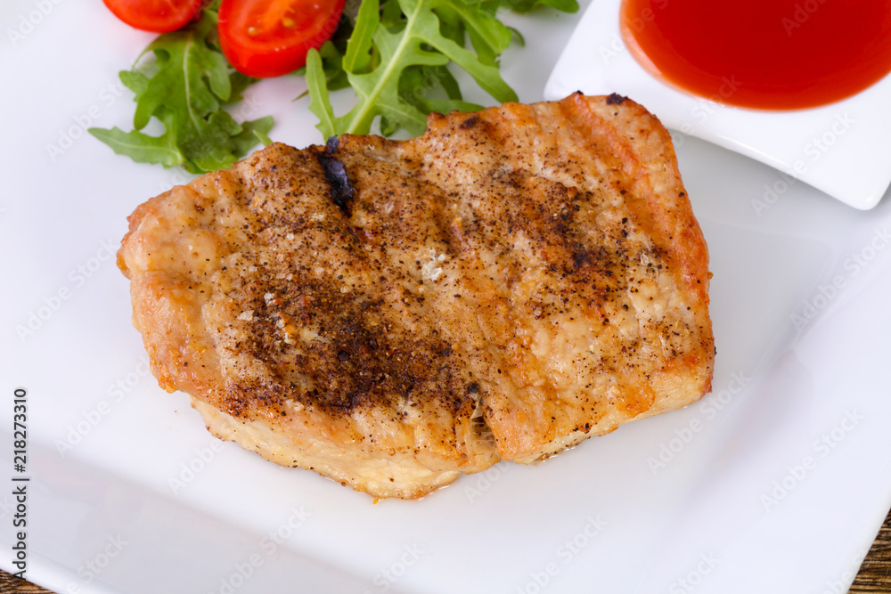 Grilled pork with sauce
